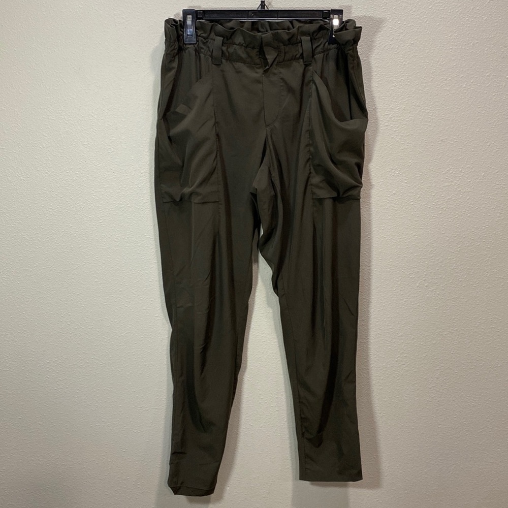 Athleta paperbag waist pants missing tie.‎ Olive